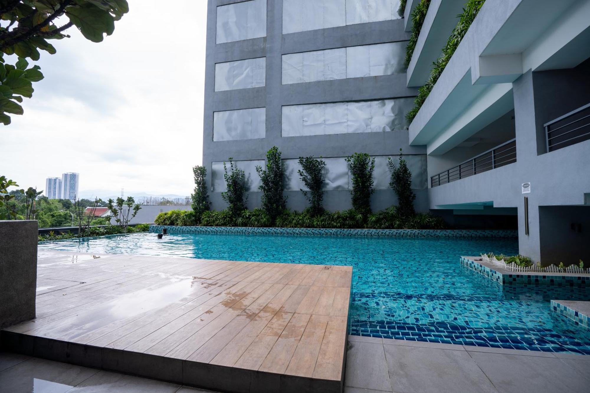 Neu Suites By Cozy Unit L20Ra Near Klcc & Jelatek Lrt — Photos 1